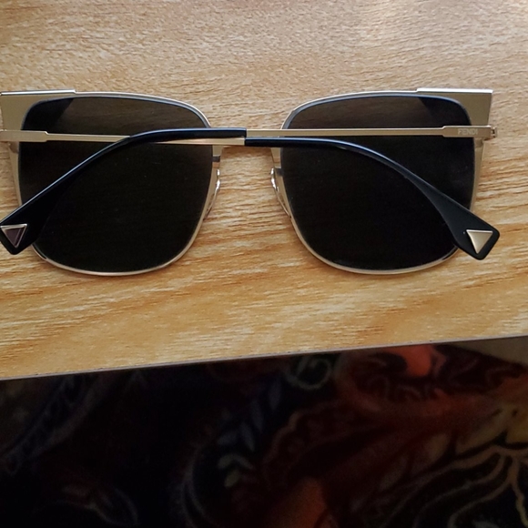 Fendi Cat eye Sunglasses - Picture 5 of 9